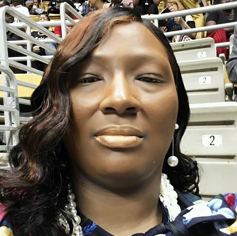 Meet your Posher, Mia